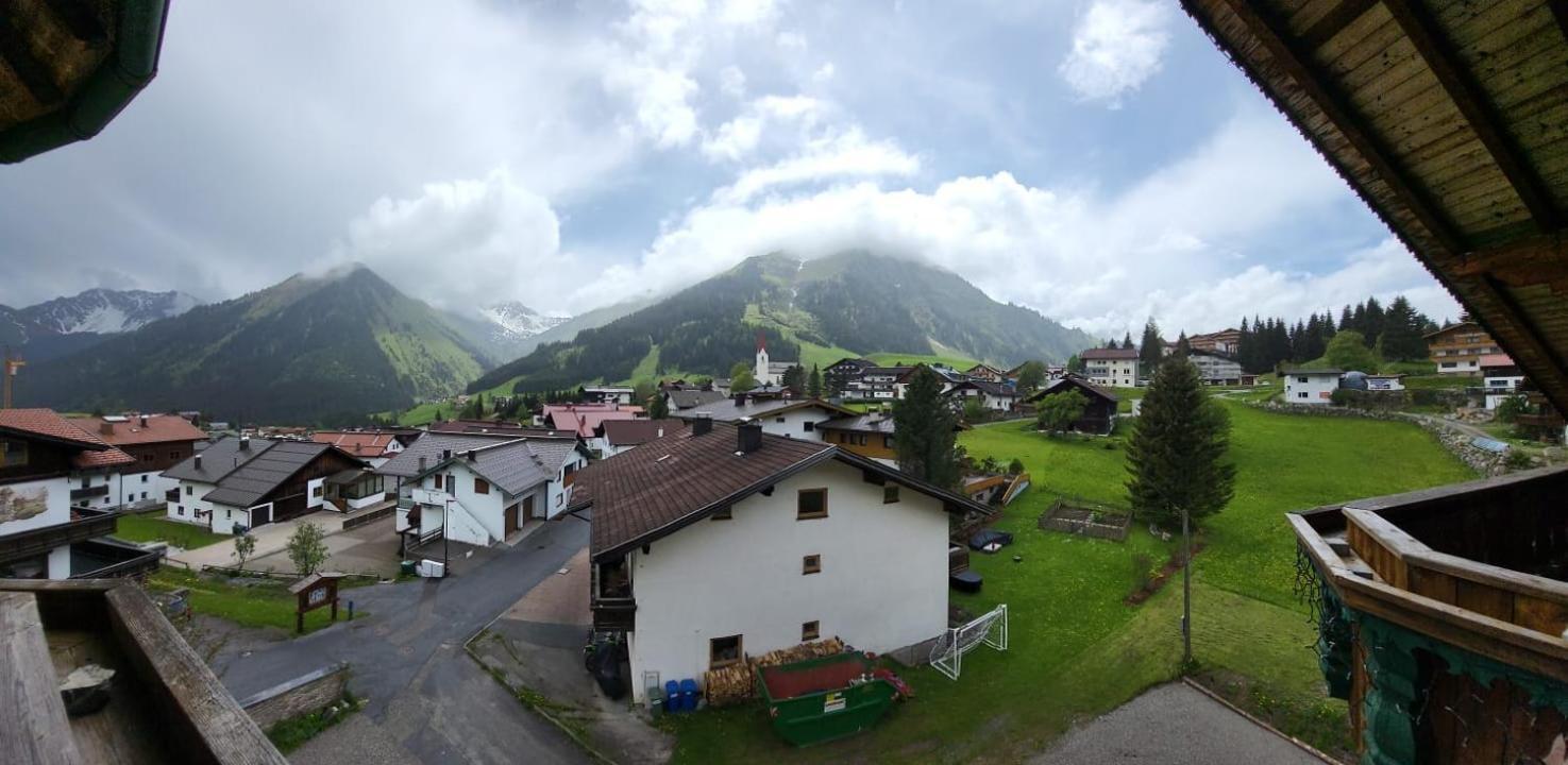 Ferienwohnung Almtraum Berwang Exterior foto